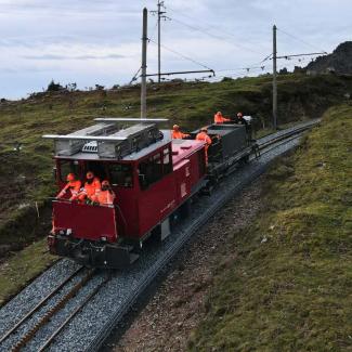 remplacement voie et ballast sur train touristique